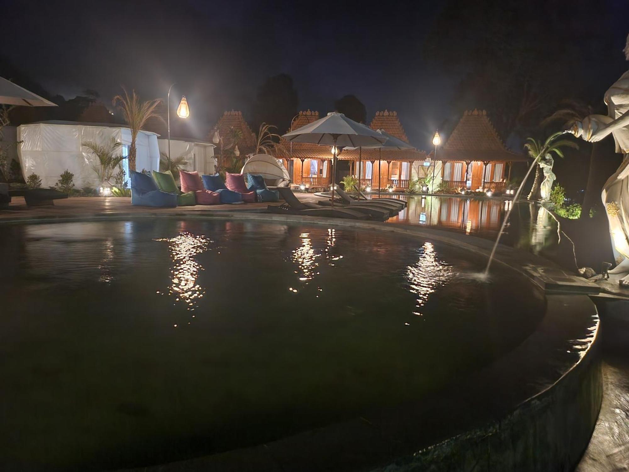 Starlake Villa & Glamping Kubupenlokan Kültér fotó
