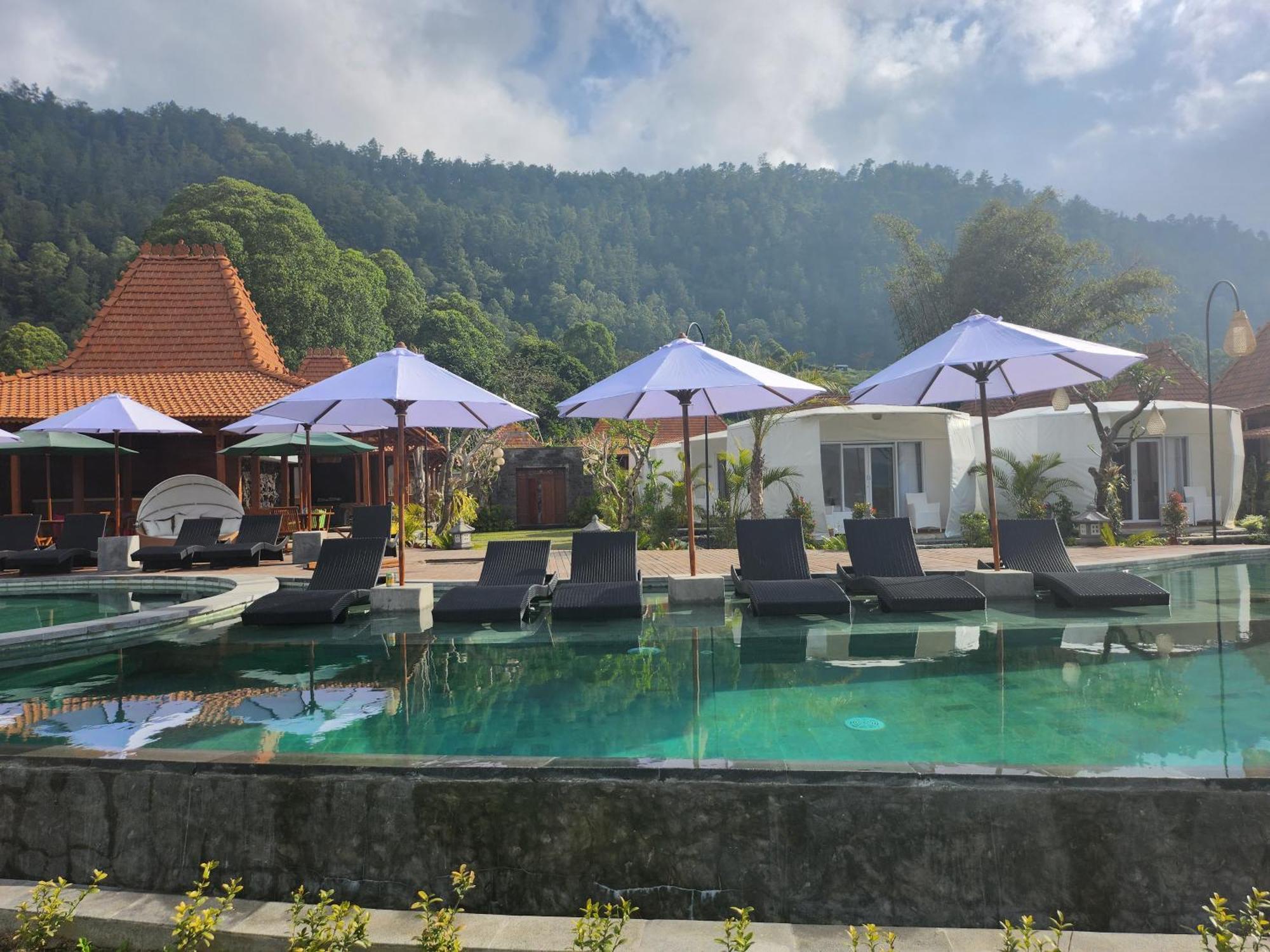 Starlake Villa & Glamping Kubupenlokan Kültér fotó