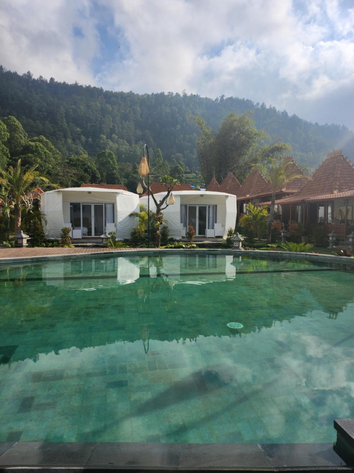 Starlake Villa & Glamping Kubupenlokan Kültér fotó