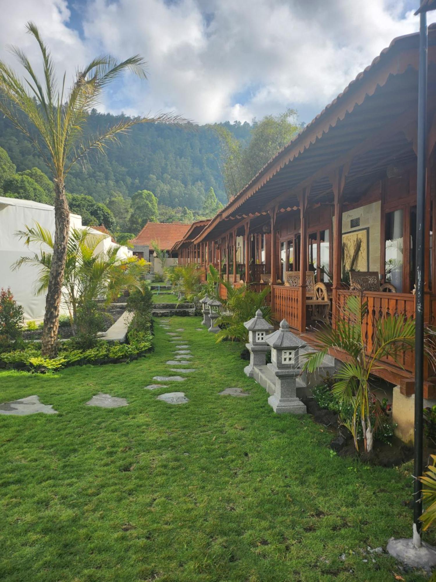 Starlake Villa & Glamping Kubupenlokan Kültér fotó