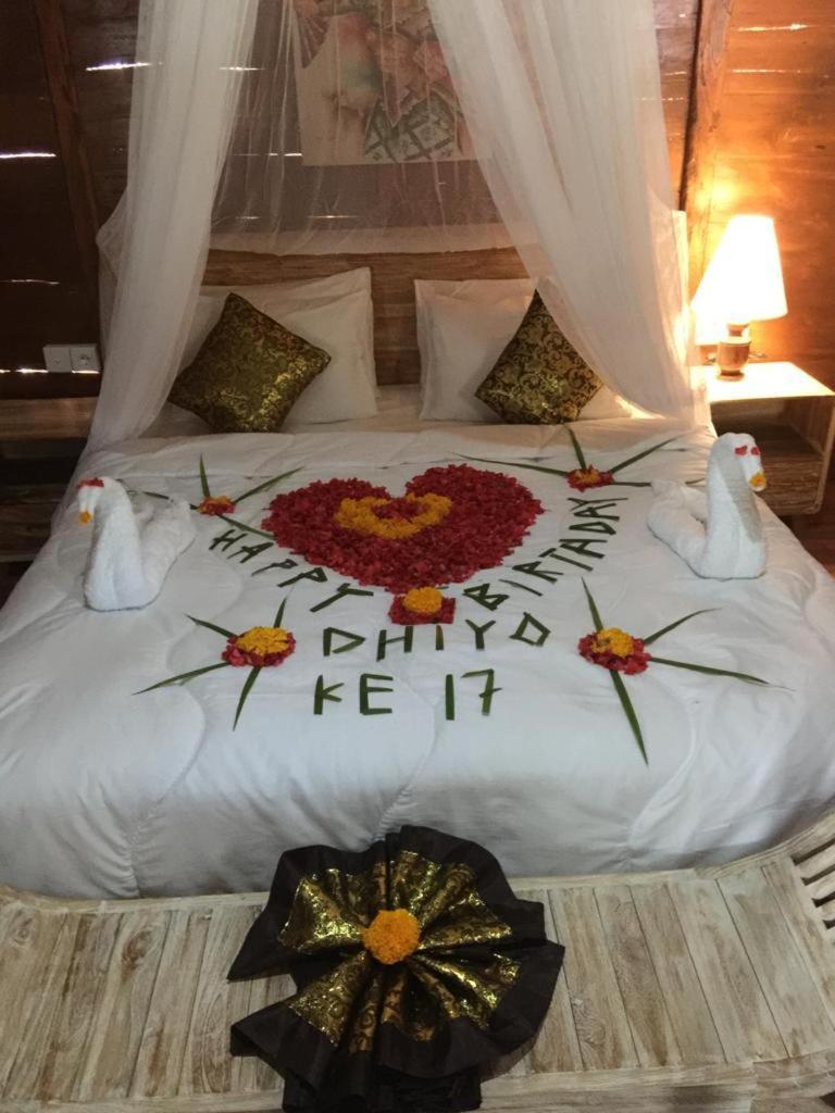 Starlake Villa & Glamping Kubupenlokan Kültér fotó